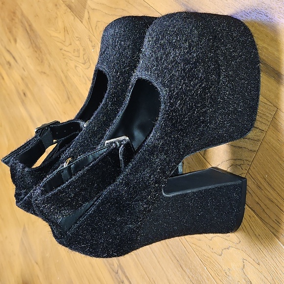 Sugar Thrillz Furry Feline Platform Heels - Picture 5 of 12